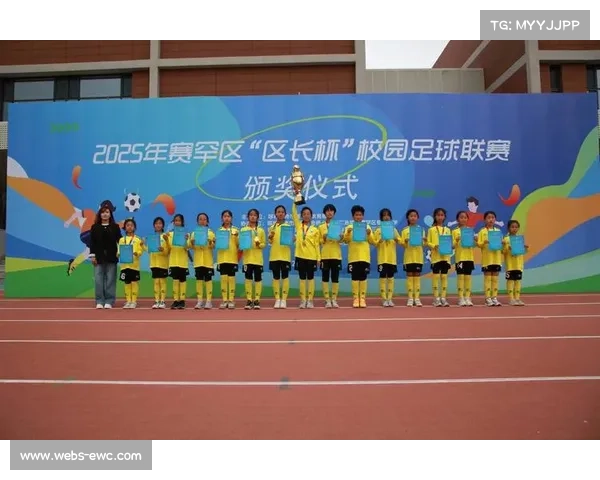 呼和浩特赛区颁奖仪式:胜者领取牛只奖励,传统与现代结合 呼和浩特赛区颁奖仪式:胜者领取牛只奖励,传统与现代结合